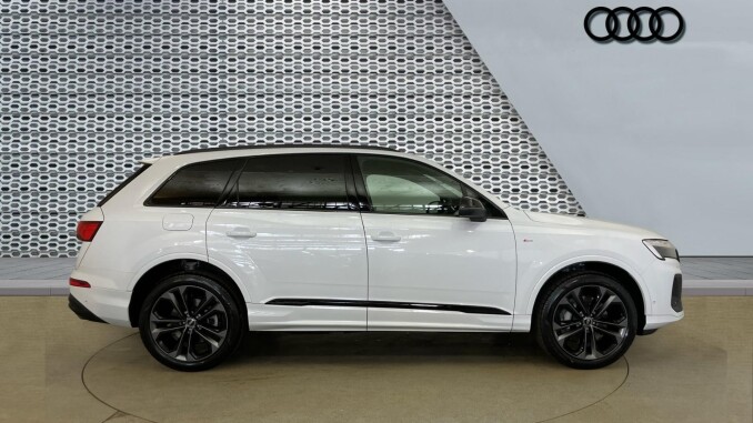 Audi Q7 3.0 TFSI Qtro 340 Black Ed 5dr Tiptronic [Tech] Petrol Estate - Image 4